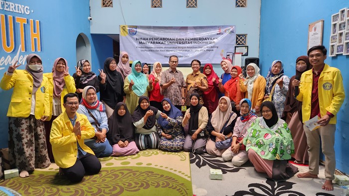 Tim Pengmas UI adakan pelatihan digital marketing untuk pelaku UMKM di Pondok Cina, Depok