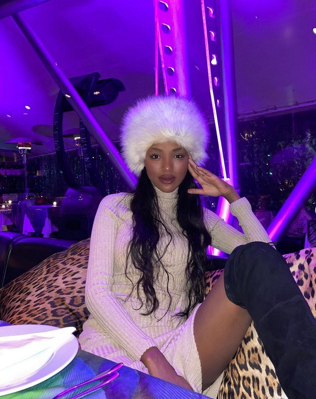 Yityish panen hujatan di Instagram setelah mendebat Whulandary. Beberapa unggahan foto terbarunya dipenuhi kritikan dan seruan bela Palestina.  Foto: Instagram/@titiayenew