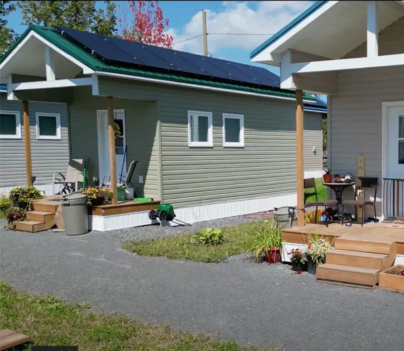 12 Neighbours Rumah sangat sederhana dari proyek 12 Neighbours.