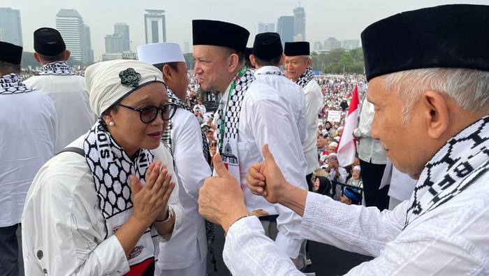 Amien Rais dan Menlu Retno Marsudi di aksi bela Palestina.