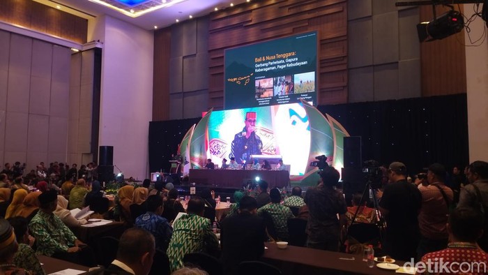Anies Baswedan membawakan materi pada acara Silaknas ICMI di Makassar, Sulsel.
