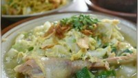 Bakmi Djogja Mas Tok yang berlokasi di Jalan Buncit Raya, Jakarta Selatan juga menawarkan bakmi godog berkuah kental yang menggunakan ayam kampung suwir. Untuk menikmatinya cukup membayar Rp 24 ribu per porsi. Foto: Instagram @bakmi_mastok