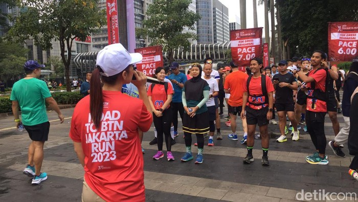 Cuaca Teduh Warnai Pemanasan Terakhir BTN Jakarta Run 2023 di CFD