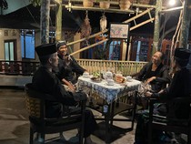 Keramahan Suku Osing dalam Secangkir Kopi Kemiren Banyuwangi