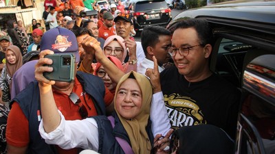 Gaya Anies Saat Safari Politik di Makassar