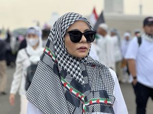 Gaya Artis RI Ikut Aksi Bela Palestina di Monas, Kompak Pakai Scarf Keffiyeh