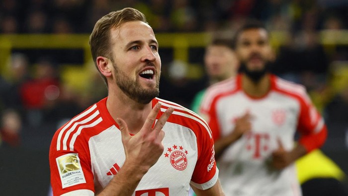 Soccer Football - Bundesliga - Borussia Dortmund v Bayern Munich - Signal Iduna Park, Dortmund, Germany - November 4, 2023 Bayern Munichs Harry Kane celebrates scoring their fourth goal REUTERS/Wolfgang Rattay DFL REGULATIONS PROHIBIT ANY USE OF PHOTOGRAPHS AS IMAGE SEQUENCES AND/OR QUASI-VIDEO.