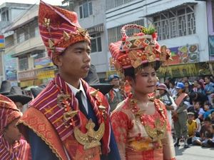 15 Ucapan Selamat Natal dalam Bahasa Karo dan Artinya