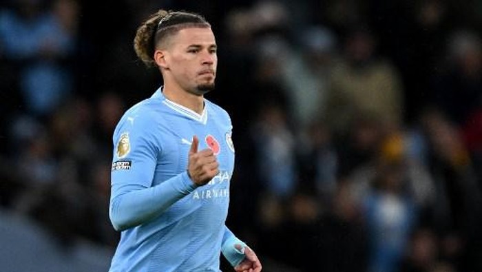 Manchester Citys English midfielder #04 Kalvin Phillips reacts during the English Premier League football match between Manchester City and Bournemouth at the Etihad Stadium in Manchester, north west England, on November 4, 2023. (Photo by Paul ELLIS / AFP) / RESTRICTED TO EDITORIAL USE. No use with unauthorized audio, video, data, fixture lists, club/league logos or live services. Online in-match use limited to 120 images. An additional 40 images may be used in extra time. No video emulation. Social media in-match use limited to 120 images. An additional 40 images may be used in extra time. No use in betting publications, games or single club/league/player publications. /