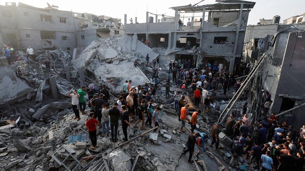Israel Serang Kamp Pengungsi, Puluhan Korban Luka Dilarikan ke RS Al-Aqsa