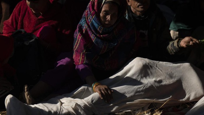 Korban Tewas Gempa di Nepal Capai 157 Orang Gempa Bumi dengan M 5,6 yang mengguncang daerah terpencil di Nepal menimbulkan banyak kerusakan dan korban jiwa. Sedikitnya 157 orang dipastikan tewas akibat gempa bumi ini.