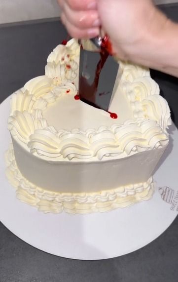 Viral! Ini 5 Fakta Kue 'Blank Space' Taylor Swift yang Bisa Berdarah