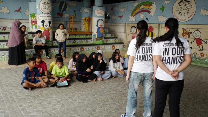 Kurangi Sampah Makanan Lewat Feeding Hands Indonesia termasuk sebagai negara penghasil sampah makanan terbesar di dunia. Ironinya, masih banyak masyarakat yang kekurangan gizi sehingga mneimbulkan masalah stunting.