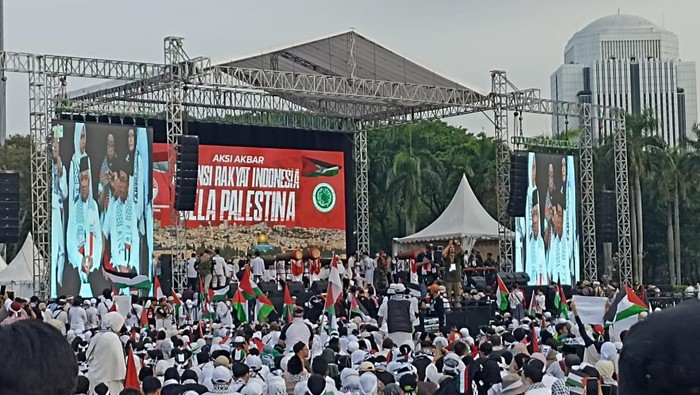 Massa aksi bela Palestina
