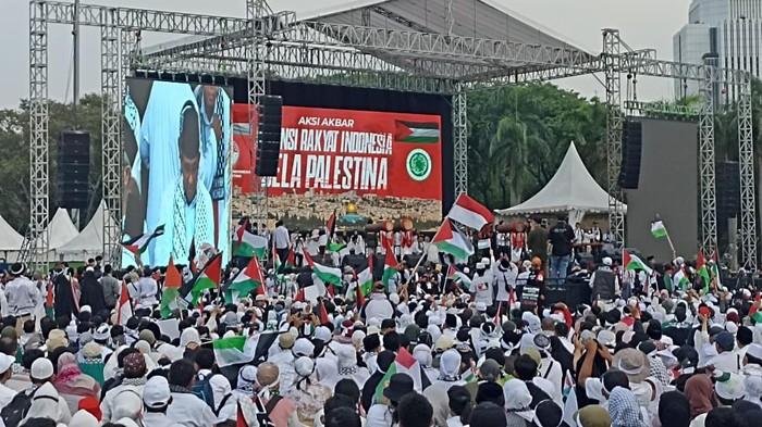 Massa aksi bela Palestina