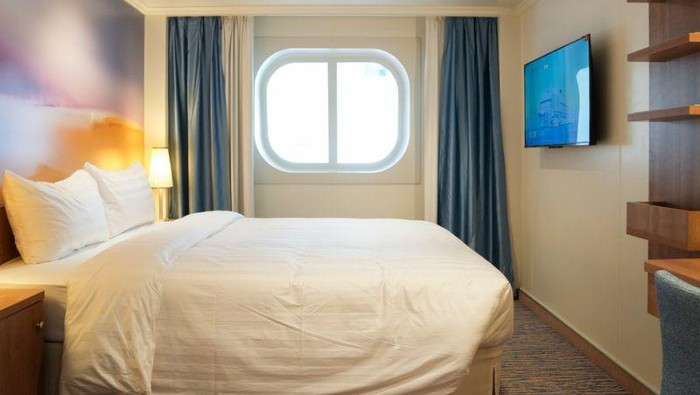 Kapal pesiar berukuran besar batan China pertama tiba di Shanghai. Ini penampakannya.