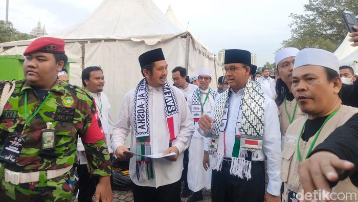 Menlu Retno Marsudi, Ketum PBNU Yaqut Cholil Staquf hingga Anies Baswedan hadiri aksi bela Palestina di Monas (Dwi R/detikcom)