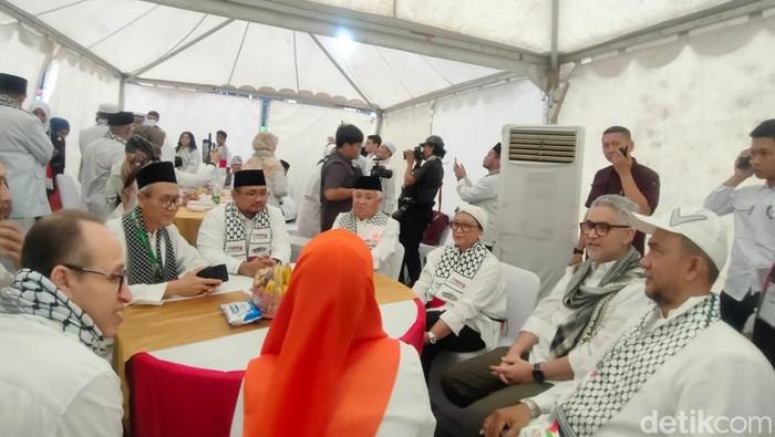 Menlu Retno Marsudi, Ketum PBNU Yaqut Cholil Staquf hingga Anies Baswedan hadiri aksi bela Palestina di Monas (Dwi R/detikcom)