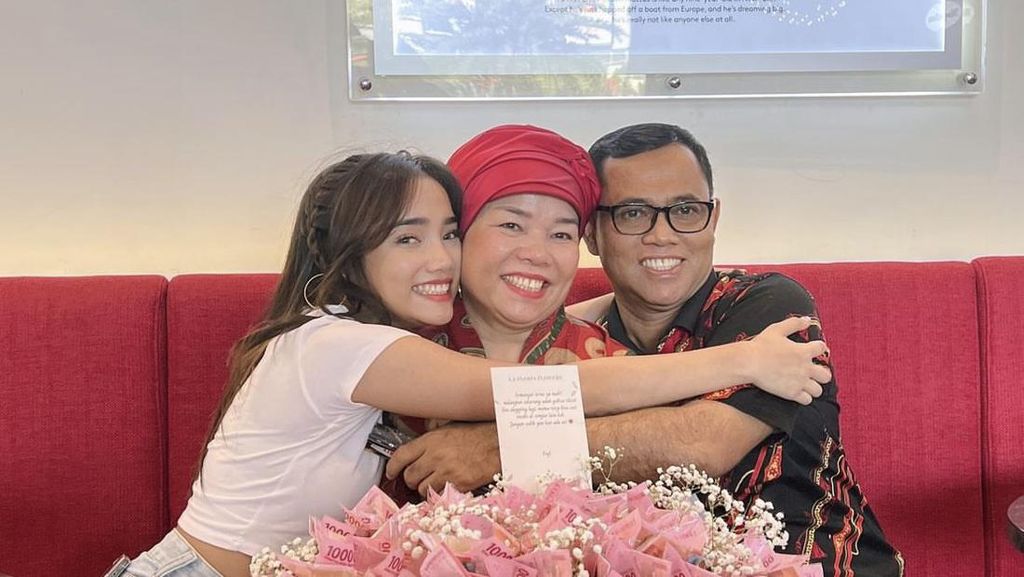 Reaksi Ayah soal Fuji Dijodohkan dengan Reza Arap