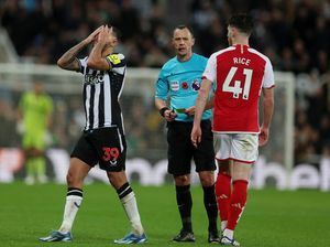 Arsenal Keluhkan Kualitas Wasit, Owen: Enggak Berkelas