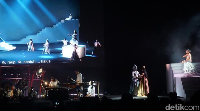 Opera Gayatri Rajaptni