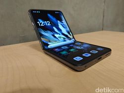Unboxing Oppo Find N3 Flip, HP Layar Lipat Punya 3 Kamera