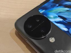 Unboxing Oppo Find N3 Flip, HP Layar Lipat Punya 3 Kamera