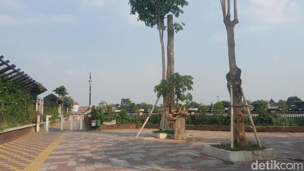 Pintu Air Demangan Jalan Tanggul, Sewu, Jebres, Surakarta.