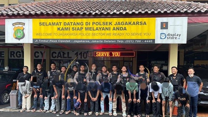 Polisi tangkap belasan remaja hendak tawuran di Jaksel