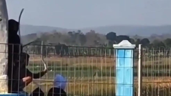 Potongan video viral anak-anak di Lamongan bawa sajam.