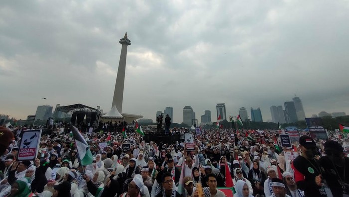 Potret Massa Aksi Bela Palestina Di Monas Yang Dihadiri Menlu Puan