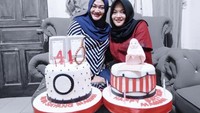 Di Instagramnya pun masih tersimpan sisa kenangan bersama almh ibunya. Momen ini memperlihatkan ketika Putri memberikan kejutan kue ulang tahun. Foto: Instagram @putridelina