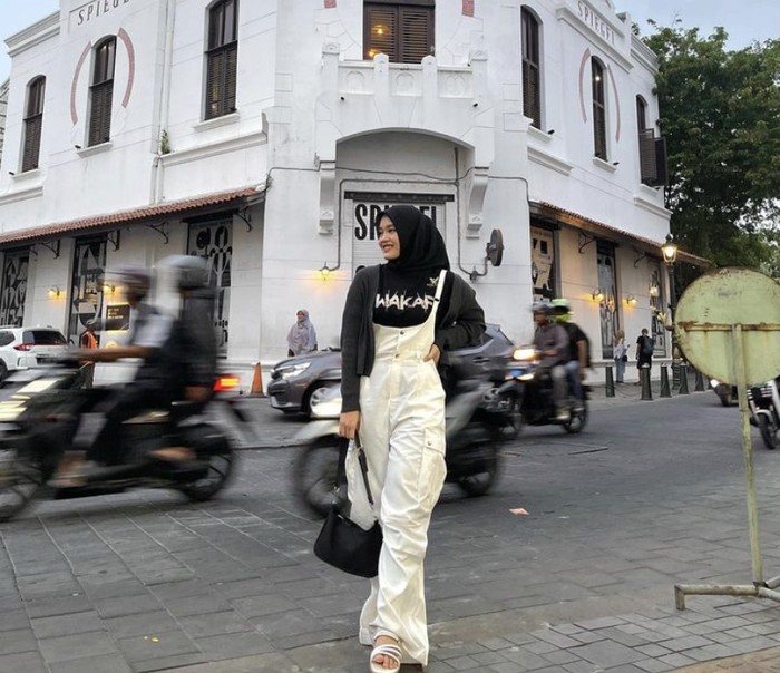 Putri Delina
