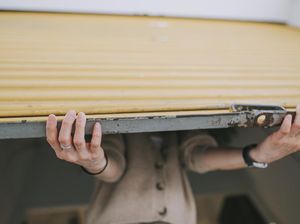 Tips Atasi Rolling Door Berisik