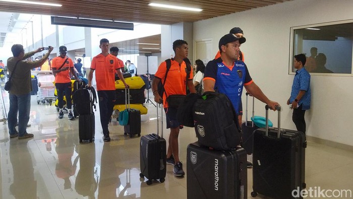 Rombongan Timnas Ekuador U-17 Tiba di Juanda Rombongan Timnas Ekuador U-17 Tiba di Juanda