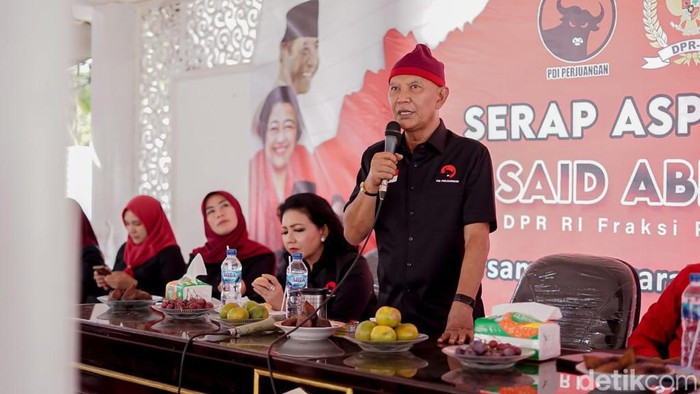 Said Abdullah saat melakukan kegiatan serap aspirasi di Sumenep.