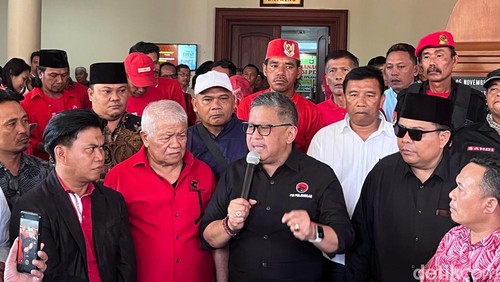 Sekjen DPP PDIP Hasto Kristiyanto seusai membuka Rakorda DPD PDIP NTB di Mataram, Minggu (5/11/2023). (Foto: Helmy Akbar/detikBali)