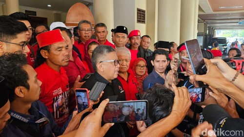 Sekjen PDIP Hasto Kristiyanto saat ditemui di Mataram pada Minggu (5/11/2023).