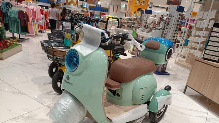Sepeda listrik di Transmart Full Day Sale