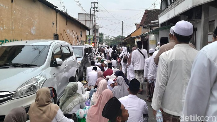 Suasana haul Habib Ali Solo di Pasarkliwon, Minggu (5/11/2023).