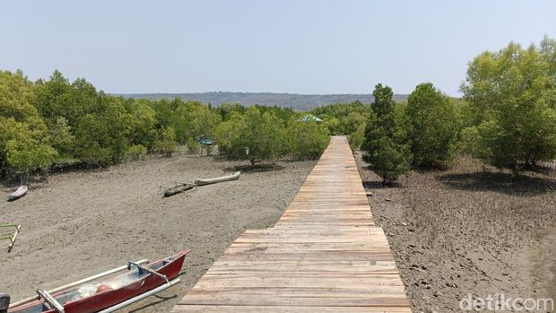 Tempat wisata alam (TWA) Menipo di Desa Enoraen, Kecamaran Amarasi Timur, Kabupaten Kupang, NTT.