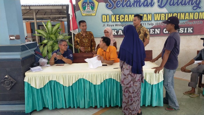 Terima BLT Dinsos, Ratusan Warga Wringinanom Siap Gempur Rokok Ilegal