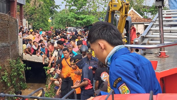Tim SAR gabungan.melakukan pencarian terhadap korban, Minggu (5/11/2023).