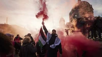 Dilansir dari Associated Press News, Senin (6/11/2023) aksi demo ini menjadi tanda bahwa masyarakat dari berbagai negara mengecam kekejaman yang dilakukan Israel terhadap Palestina. Aksi demo bahkan digelar oleh masyarakat yang negaranya mendukung Israel seperti Amerika Serikat dan Jerman. Foto: Joerg Carstensen/AP Photo