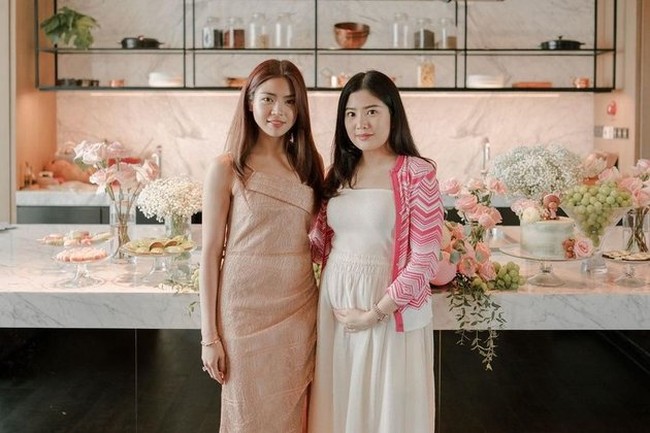 Valencia Tanoesoedibjo dan Kevin Sanjaya tenga menanti kehadiran buah hati pertama mereka. Sebuah pesta ‘baby shower’ digelar untuk menyambut kehadirannya. Foto: instagram.com/valenciatanoe