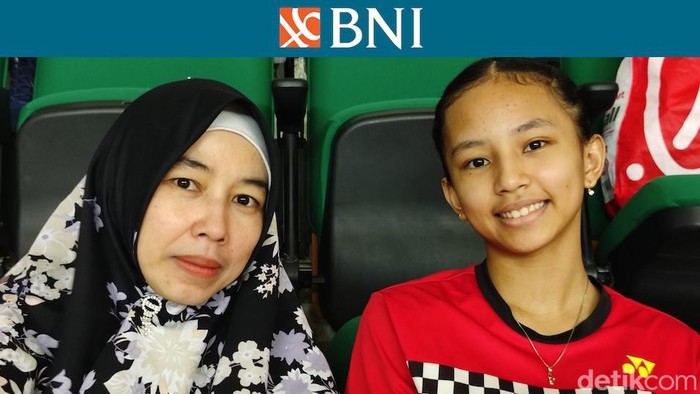 Atlet muda di BNI Sirnas A Jakarta 2023 Syifa Safarina Ilhamsyah, bersama Eva Shauki