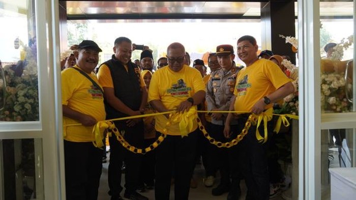 Bupati Sukabumi Resmikan Sentra Penjualan Oleh-oleh Khas Pajampangan