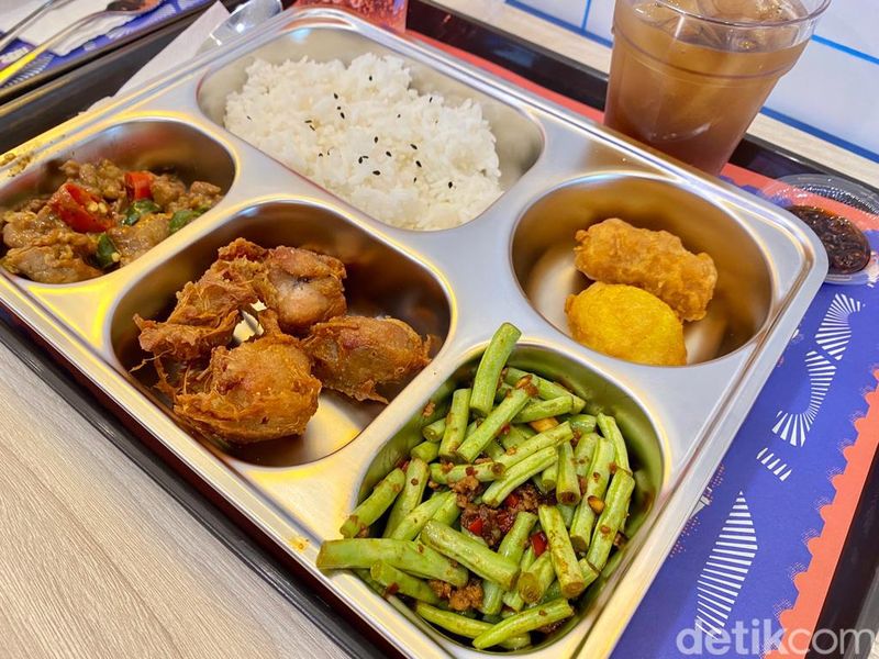Chummy Tummy: Sensasi Makan 'Chinese Fast Food' yang Baru dan Unik