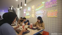Chummy Tummy mengklaim sebagai restoran berkonsep Chinese fast food pertama di Indonesia. Mereka membuat menunya dalam konsep No Pork No Lard. Foto: Rifkianto Nugroho/detikfoto