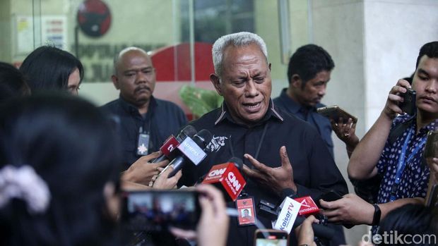 Wali Kota Medan Bobby Nasution memenuhi panggilan DPP PDIP. Bobby dipanggil usai menyatakan diri mendukung Prabowo-Gibran.